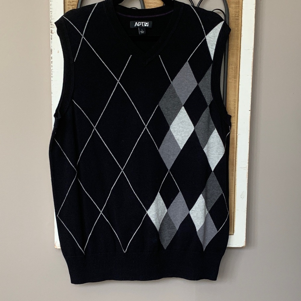 Apt. 9 Men's V-Neck Argyle Sweater Vest - Black and Gray